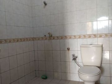 RUMAH DI SEWAKAN DI JL. HAJI JAYA CILANDAK BARAT JAKARTA SELATAN