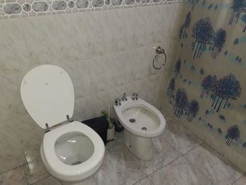 Venta Depto. 4 amb. Balcón al frente. Patio