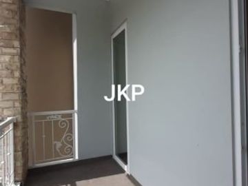 RUMAH BARU MURAH 2 LANTAI SIAP HUNI KONSEP HEMAT ENERGI LOKASI STRATEGIS DI CIPINANG JATINEGARA JAKARTA TIMUR