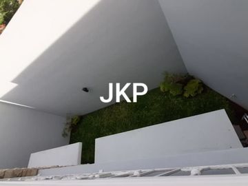 RUMAH BARU MURAH 2 LANTAI SIAP HUNI KONSEP HEMAT ENERGI LOKASI STRATEGIS DI CIPINANG JATINEGARA JAKARTA TIMUR