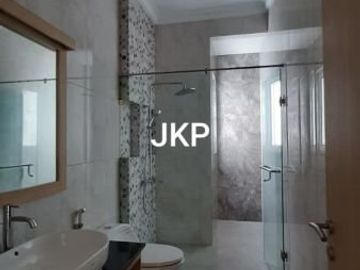 RUMAH BARU MURAH 2 LANTAI SIAP HUNI KONSEP HEMAT ENERGI LOKASI STRATEGIS DI CIPINANG JATINEGARA JAKARTA TIMUR