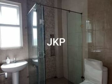 RUMAH BARU MURAH 2 LANTAI SIAP HUNI KONSEP HEMAT ENERGI LOKASI STRATEGIS DI CIPINANG JATINEGARA JAKARTA TIMUR