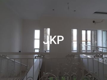 RUMAH BARU MURAH 2 LANTAI SIAP HUNI KONSEP HEMAT ENERGI LOKASI STRATEGIS DI CIPINANG JATINEGARA JAKARTA TIMUR