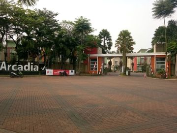Dijual Rumah Arcadia Village Gading Serpong Lokasi Strategis Murah