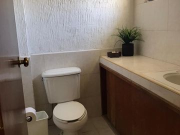 Se vende casa con amplio Jardín en Villas de Irapuato!