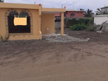 Se Vende Casa Cerca del Mar en La Libertad