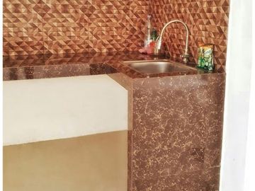 Rumah 2 lantai strategis jalan bisa 2 mobil