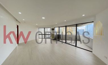 Newly Renovated Luxury Condo for Sale in Ritz Towers, Ayala Avenue