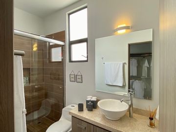 Casa en VENTA a metros de Blvd Aeropuerto en León Guanajuato