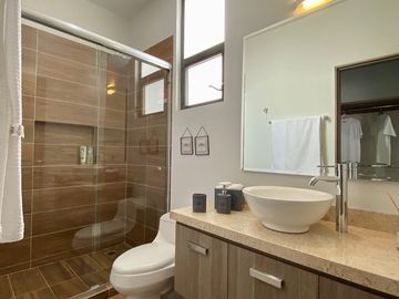 Casa en VENTA a metros de Blvd Aeropuerto en León Guanajuato