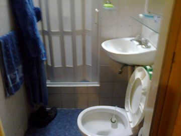 EXCELENTE PH FRENTE 4 AMBIENTES CON FONDO LIBRE Y PISCINA