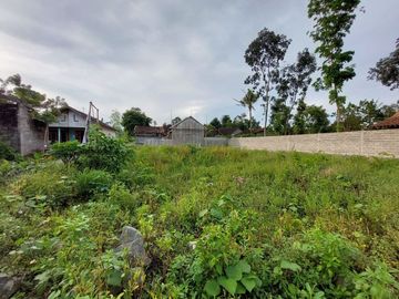 RUMAH CANTIK DI UTARA PRAMBANAN, TANAH LUAS DIJAMIN PUAS