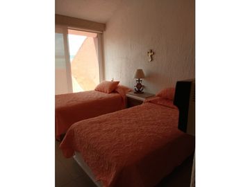 CASA EN VENTA A ORILLA DEL LAGO 