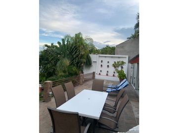 CASA EN VENTA A ORILLA DEL LAGO 