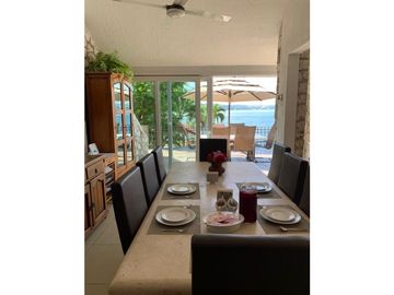 CASA EN VENTA A ORILLA DEL LAGO 