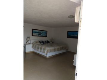 CASA EN VENTA A ORILLA DEL LAGO 