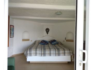 CASA EN VENTA A ORILLA DEL LAGO 