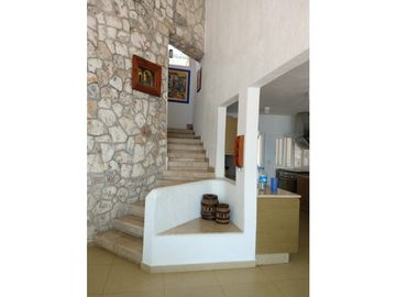 CASA EN VENTA A ORILLA DEL LAGO 