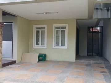 Townhouse for rent with Threee Bedroom in Anunas Angeles Cit