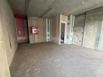 Local comercial de planta libre en obra Ñuñoa