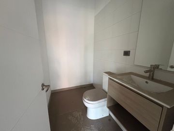 Local comercial de planta libre en obra Ñuñoa