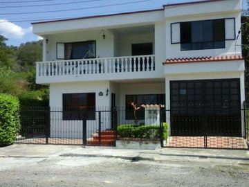 CASA EN VENTA EN VILLETA V 49