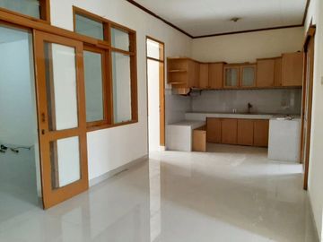 Di Jual Rumah Siap Huni 4 Kamar di Taman Kopo Indah 1 Bandung