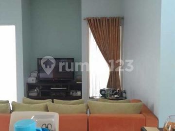 Rumah Teduh Halaman Luas di Depan, Belakang & Samping, Harga Termurah di Krukut, Depok