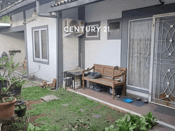 HOT SALE Dijual Cepat Rumah Terawat Dengan Tanah Luas Di Ciputat