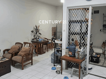 HOT SALE Dijual Cepat Rumah Terawat Dengan Tanah Luas Di Ciputat