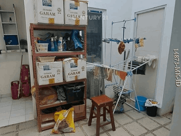 HOT SALE Dijual Cepat Rumah Terawat Dengan Tanah Luas Di Ciputat