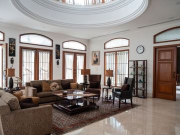 MODERLAND GOLF VIEW TANGERANG LUXURIOUS HOUSE