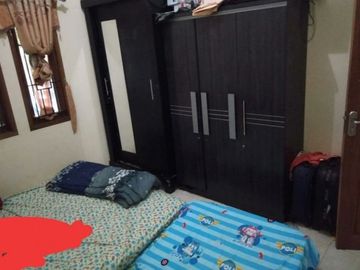 Di jual rumah second dkt tol sawangan depok
