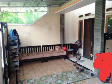 Di jual rumah second dkt tol sawangan depok