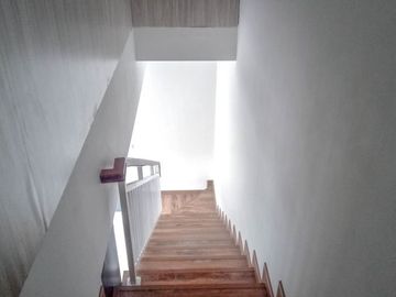 Rumah Villa 2 Lantai Siap Huni di Lembang Bandung