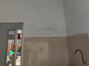 Rumah baru gress di Taman Pondok Legi