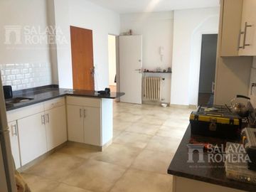 En venta departamento con vista al rio Olivos
