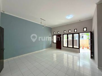 Rumah Dalam Komplek Kalibata Indah Jalan 2 Mobil