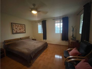 CASA EN VENTA EN LA MONTAÑA DE TRES PISOS,  2500M2, EN ALTOS DEL MARIA