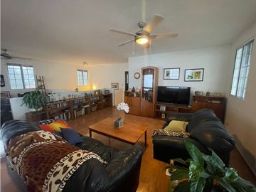 CASA EN VENTA EN LA MONTAÑA DE TRES PISOS,  2500M2, EN ALTOS DEL MARIA