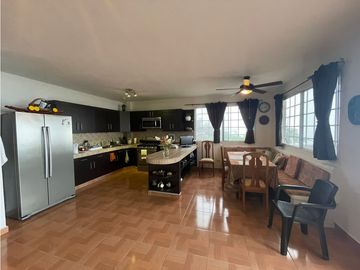 CASA EN VENTA EN LA MONTAÑA DE TRES PISOS,  2500M2, EN ALTOS DEL MARIA
