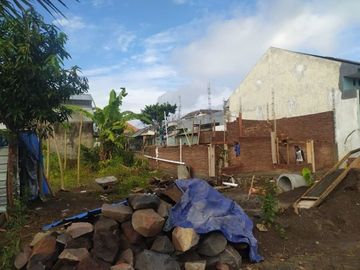 Rumah 1 Lantai, Dekat Jantung Kota Jember, Free Design