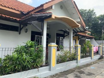 Cari Rumah Mewah Siap Huni Lahan Luas dan Harga Murah?? Cek Di Rumah Tegalmulyo, Klaten.