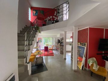 CHALET BARRIO LAS MARGARITAS . Chalet en Venta