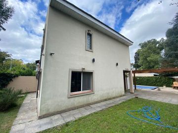CHALET BARRIO LAS MARGARITAS . Chalet en Venta