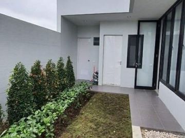 Rumah CLARION cantik mempesona di Tengah Kota