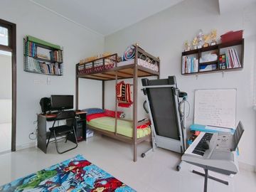Rumah Dalam Perumahan Dekat Upn