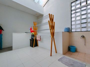 Rumah Dalam Perumahan Dekat Upn