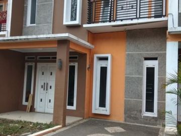 rumah exclusif 2 lantai dekat UNPAD JATINANGOR