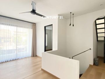 Dijual Rumah Semi Furnished Atap Baja Ringan Di Sektor 2 Gb 18756